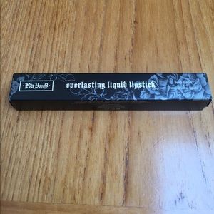 Kat Von D Everlasting Liquid Lipstick in Vampira